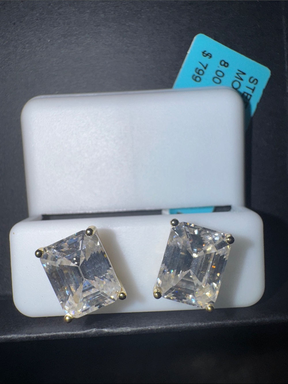 8.00 CTW VVS D-color moissanite stud earrings in Gold over sterling silver 925 - Picture 5 of 5